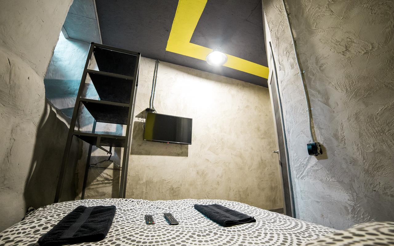 Lviv Loft Prison旅舍 外观 照片